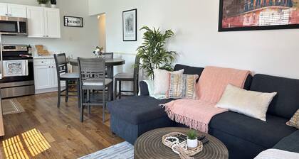 Festive New Orleans Home! Close to French Quarter with Off-Street Parking