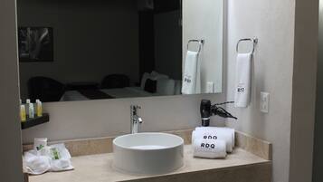 컴포트룸 | 욕실 | 무료 세면용품, 헤어드라이어