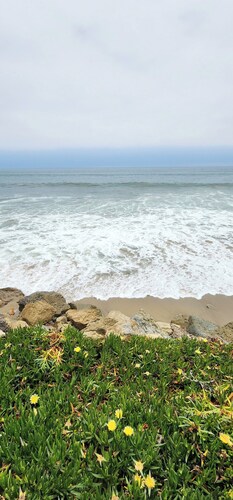 Casa Del Sol Malibu
monthly luxurious condo rental in the heart of Malibu. 