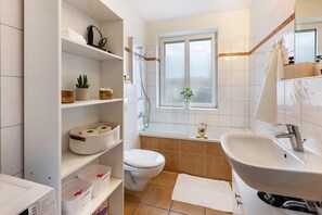 Ducha, secador de pelo, toallas