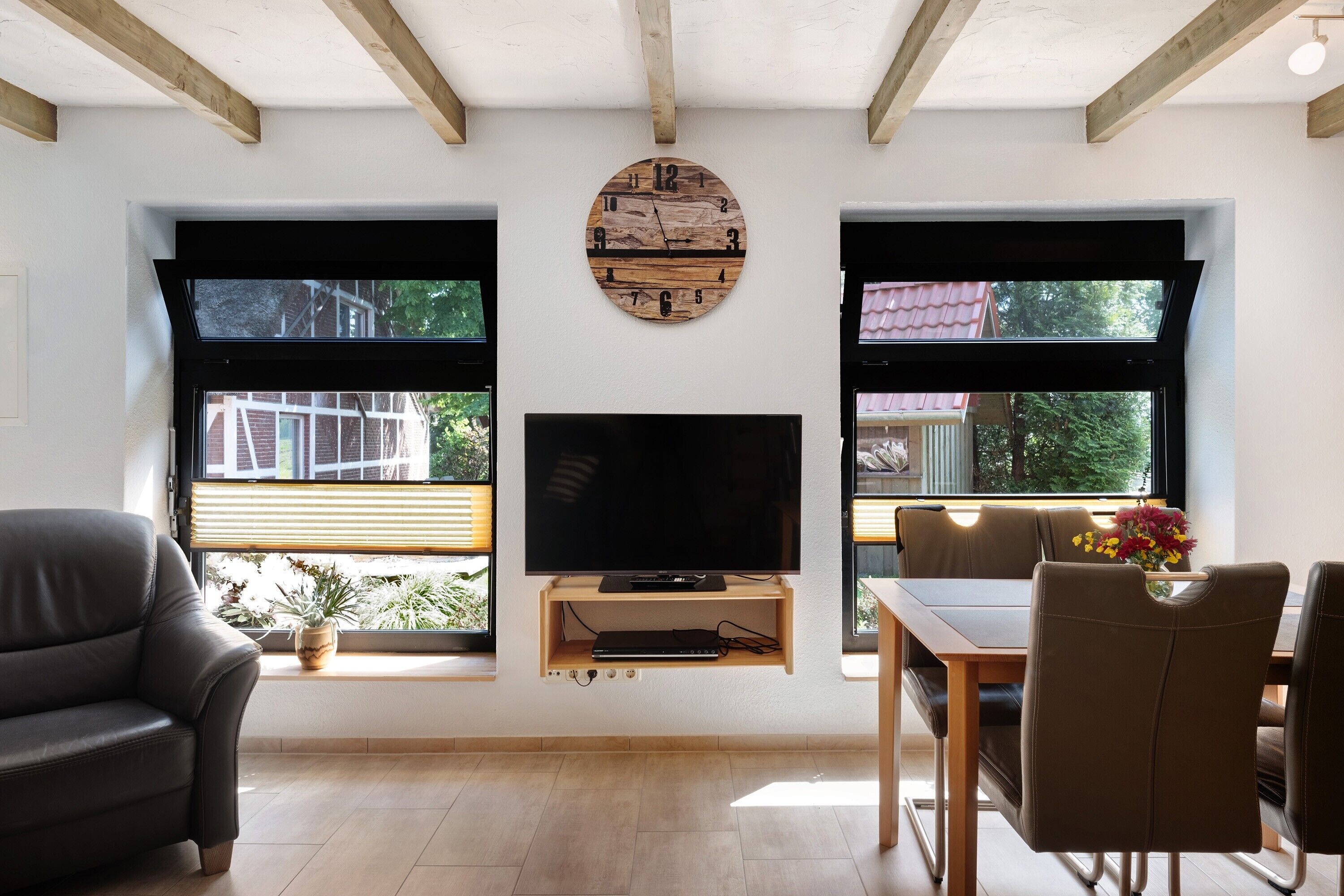 Fernseher, Tischtennisplatte