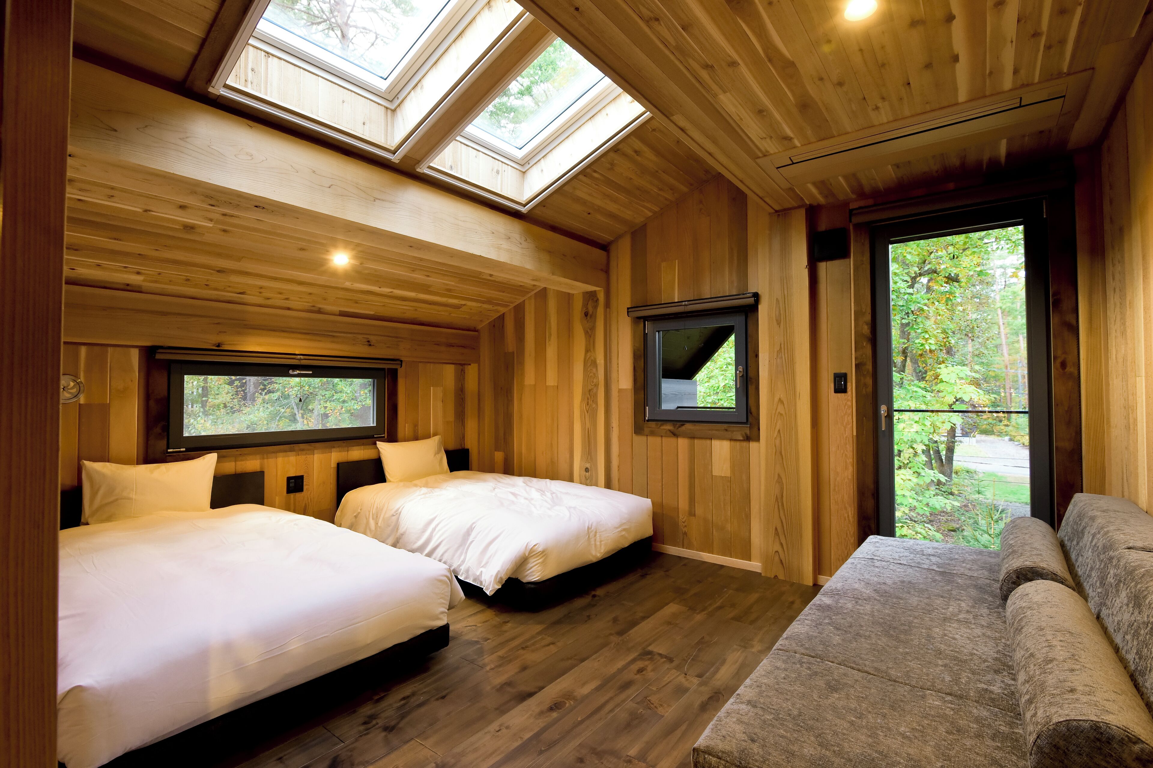 Deluxe Chalet, Mountain View | 4 bedrooms, premium bedding, down duvets, in-room safe