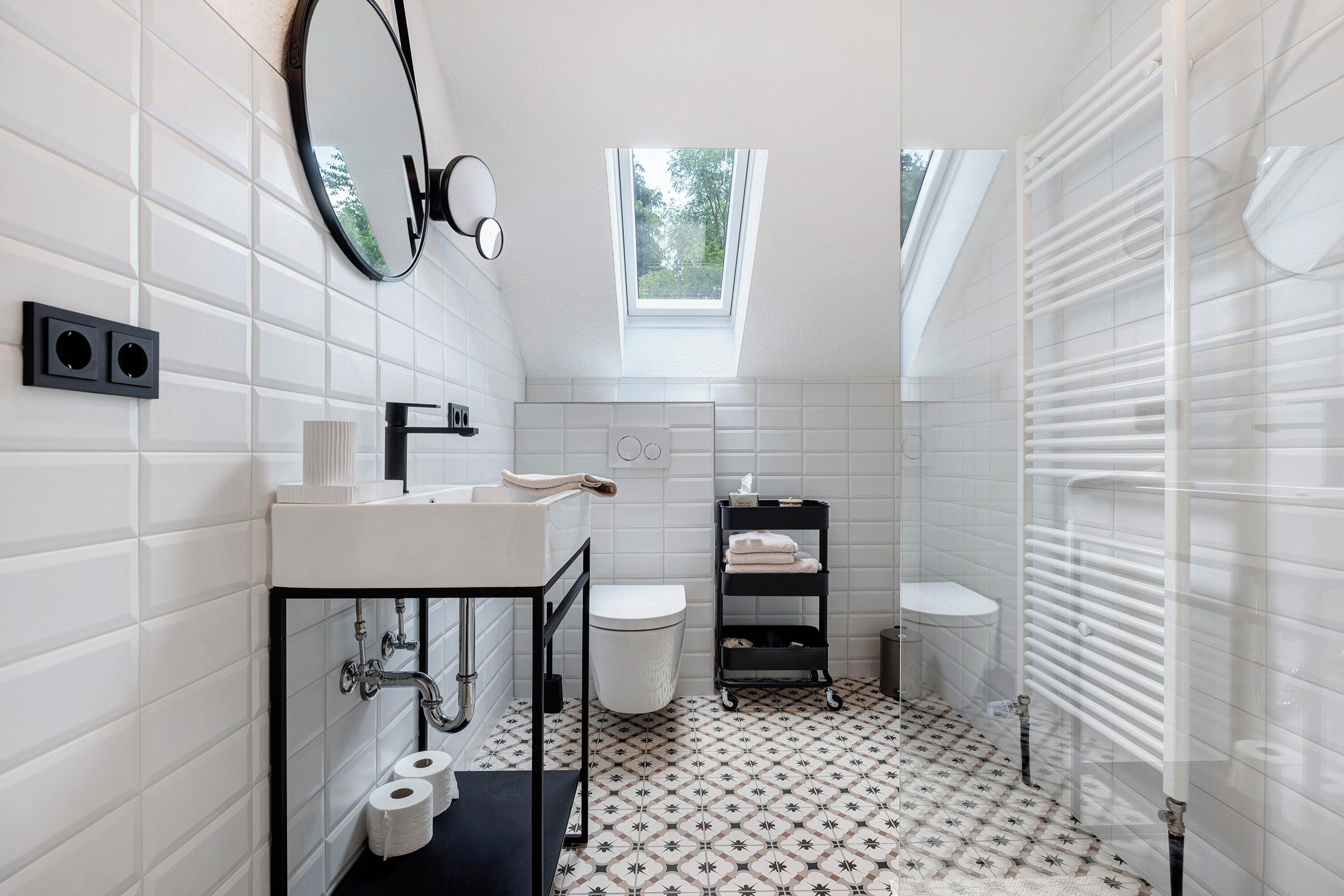 Dusch, hårtork och handdukar