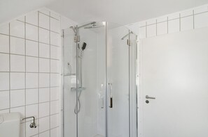 Bruser, hårtørrer, håndklæder