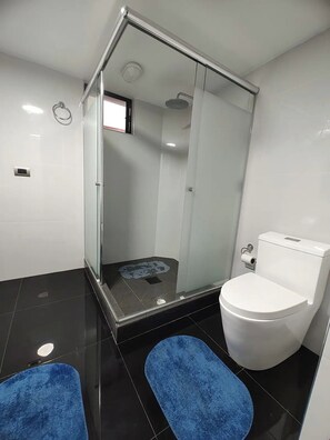 Hair dryer, towels, toilet paper - Kuntur Experiencies - Departamento Privado, Comodo y Tranquilo (Lima)