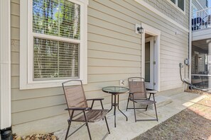 Terrace/patio - Modern North Myrtle Beach Oasis! (North Myrtle Beach)