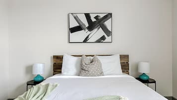 1 bedroom, desk, free WiFi, bed sheets
