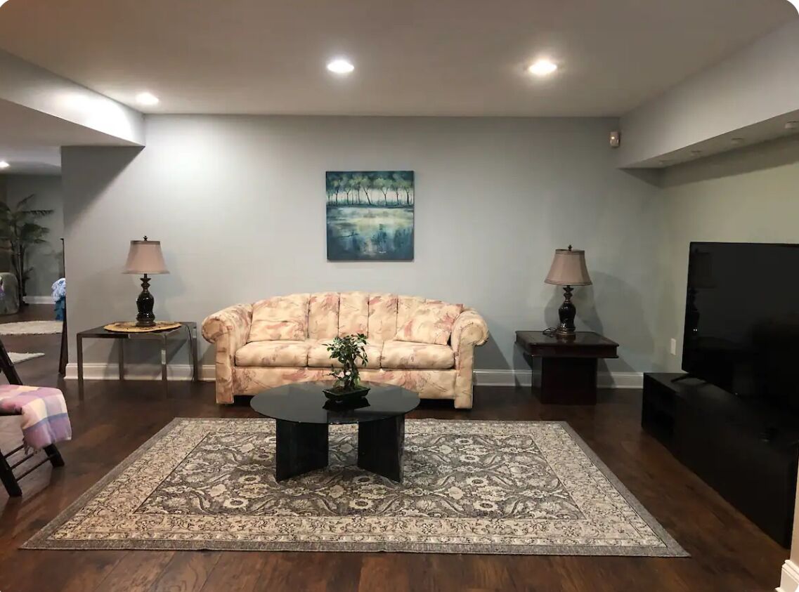 Cool Walkout Basement. Great for work! Close to SoccerPlex!