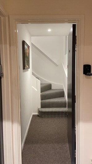 Interior - Apartment Sleeps 2 with Wi-Fi (Ludlow)