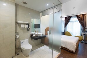 Basic Double Room, City View | Bathroom | Shower, rainfall showerhead, designer toiletries, hair dryer