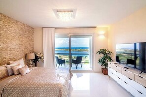 3 bedrooms, iron/ironing board, WiFi, bed sheets - Lovely 3-Bed Apartment in Maho (Maho)