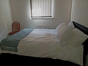 2 chambres, fer et planche à repasser, Wi-Fi, literie fournie