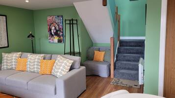 Televisio, takka, kirjoja