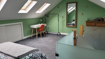 1 chambre, bureau, fer et planche Ă repasser, Wi-Fi