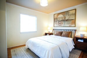 4 室のベッドルーム、アイロン / アイロン台、WiFi、ベッドシーツ