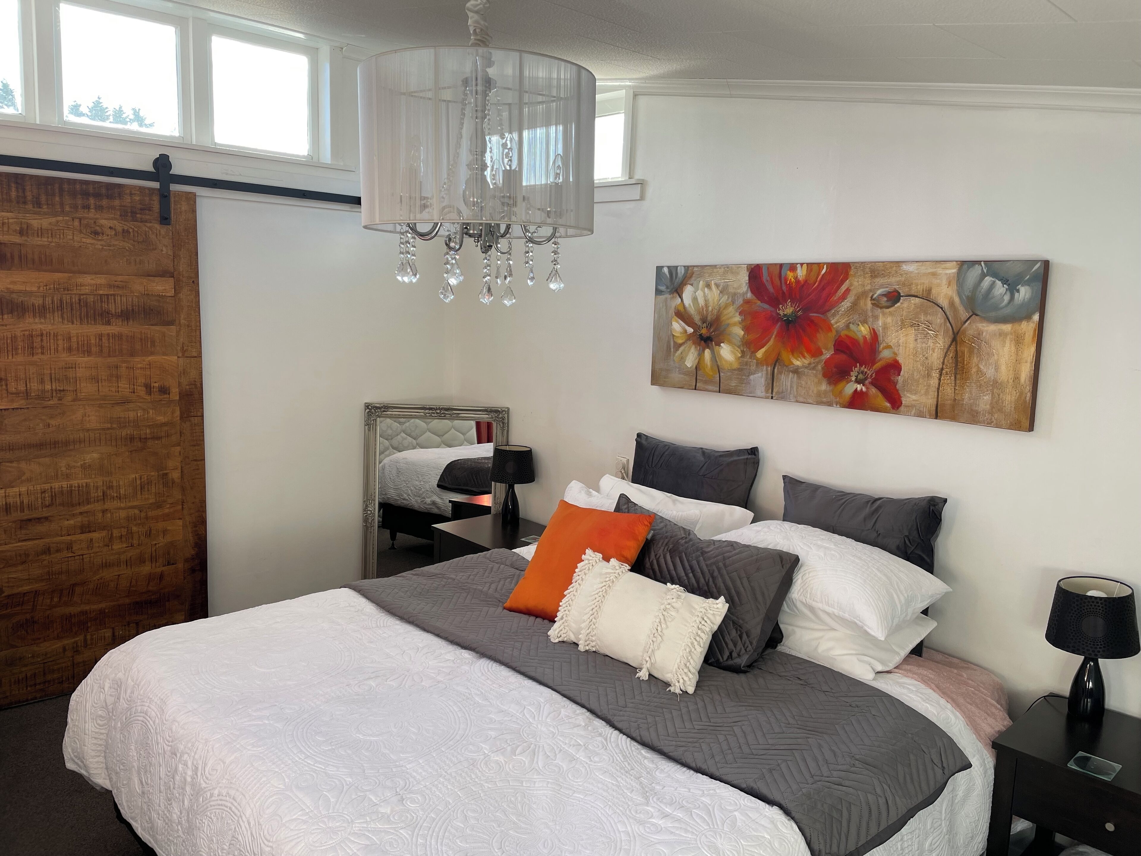 5 bedrooms, iron/ironing board, free WiFi, bed sheets