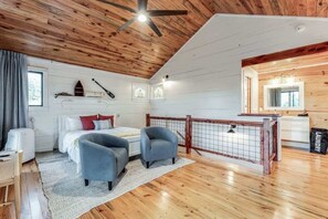 2 bedrooms, iron/ironing board, travel cot, WiFi