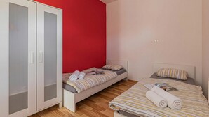 1 bedroom, free WiFi, bed sheets - Lavrič Garden Apartment 2 at Lake Bloke, Bloke, Slovenia (Bloke)