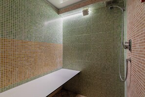 Shower, towels