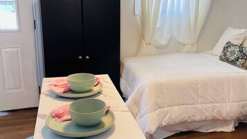 1 bedroom, iron/ironing board, WiFi, bed sheets