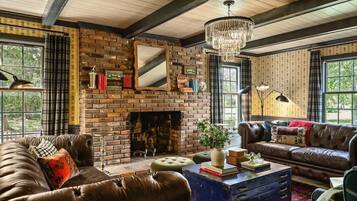 TV, fireplace, offices