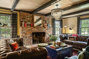 TV, fireplace, offices