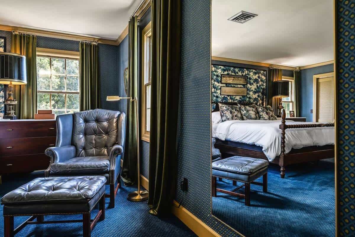 6 slaapkamers, een strijkplank/strijkijzer, wifi, beddengoed