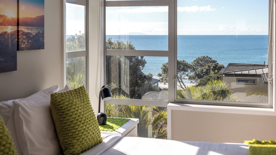 Sea Breeze at The Sands - Onetangi Beach