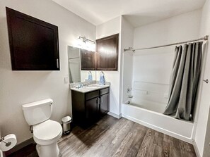 Hair dryer, towels, soap, shampoo - Sleepover | Vibrant 1BD/1BA + Gym - Little Rock (North Little Rock)