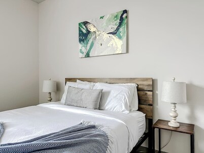 Sleepover | Vibrant 1BD/1BA + Gym - Little Rock