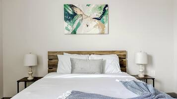 1 bedroom, desk, free WiFi, bed sheets