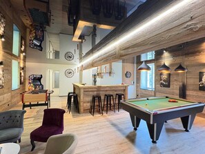 Spielezimmer