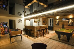 Games room - Vallée de la Loue! Bord de Rivière! SPA Sauna Logement Entier Pêche Privée (Lods)