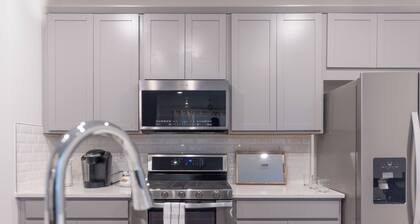 A cozy home near miles of trails, playgrounds, and 22 Acre Central Park.