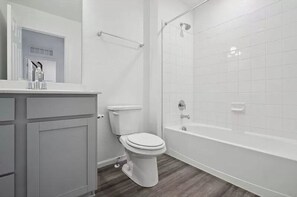 Jetted bath, towels, soap, toilet paper - A cozy home near miles of trails, playgrounds, and 22 Acre Central Park. (Aurora)