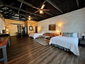 Free WiFi, bed sheets - Grandma's Castle Downtown Jasper, AR (Jasper)