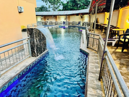 Hani Hotels and Suites