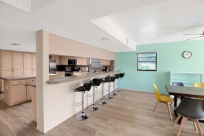 Dining - Two Story Private Pool Home Near Bradenton Beach - Bayside Paradise (Bradenton)