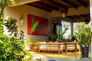 Living area - Nikara Luxury Beach House (Kirinda)