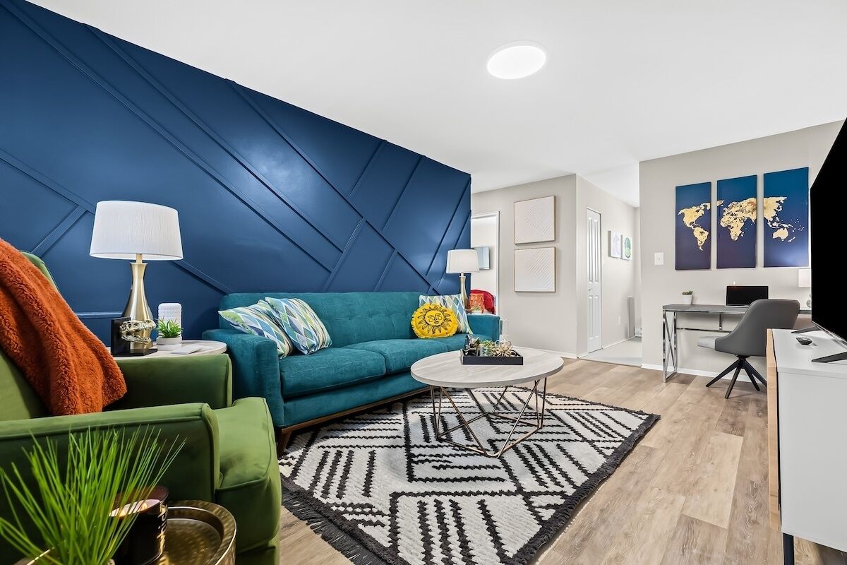 Stylish Mid-Century | 2BD | CentralHZ