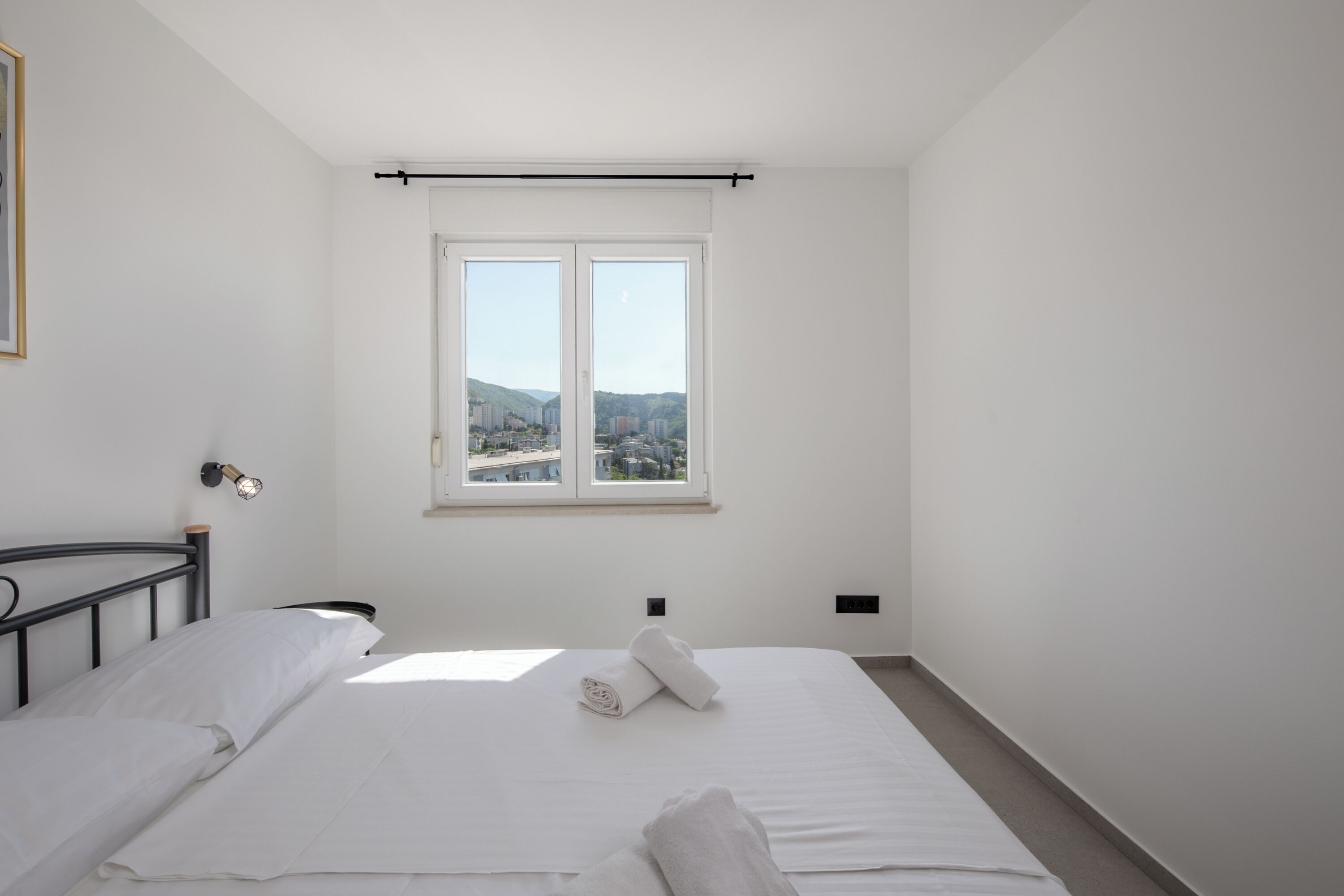 2 多间卧室、免费 WiFi、床单