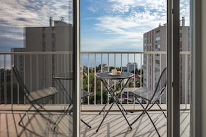 Familienapartment, Mehrere Schlafzimmer (City Seaview Apartment Vigo) | Speisen im Freien