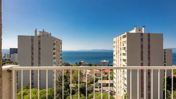 Family Apartment, 2 Bedrooms, Balcony (City Seaview Apartment Vigo) | Property grounds