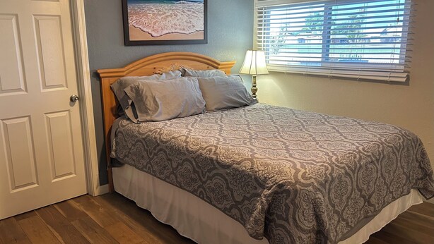 2 bedrooms, desk, iron/ironing board, free WiFi - Quiet and Relaxing MH Home on the Golf Course (Mesa)