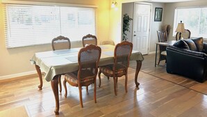 Dining - Quiet and Relaxing MH Home on the Golf Course (Mesa)