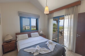 3 bedrooms, iron/ironing board, Internet, bed sheets