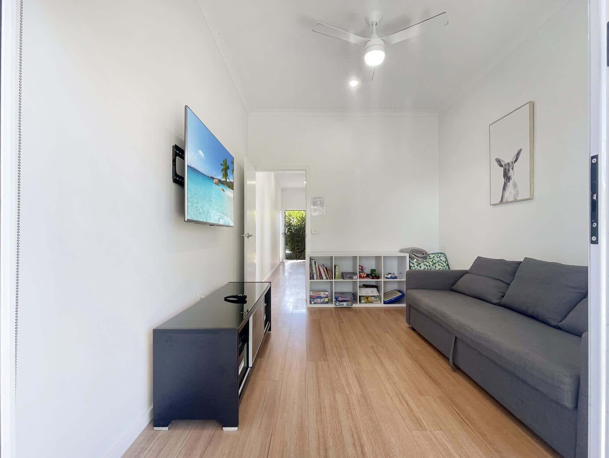 Pet-friendly 3-bed Coastal Gem Near Long Beach - Long Beach