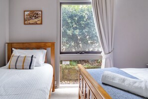 3 chambres, fer et planche à repasser, Wi-Fi, draps fournis