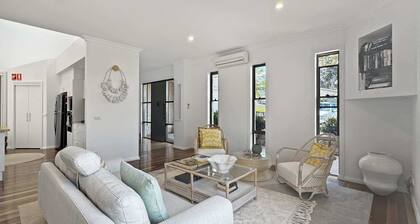 Serene Luxury Retreat on Malua Bay