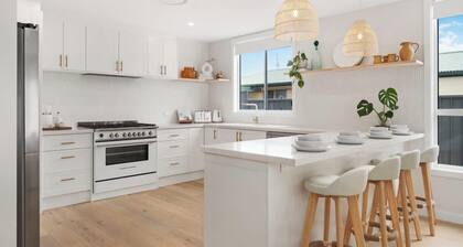 Elegant Beachside Retreat with Luxurious Amenities